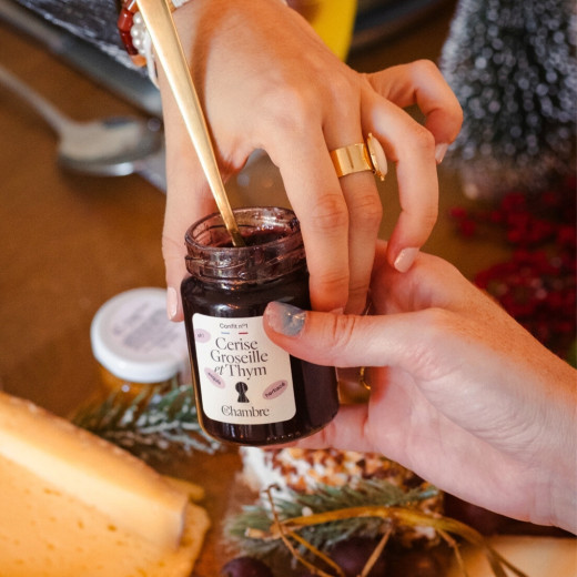 Confit Cerise Groseille Thym avec morceaux et 62% de fruits Confit Cerise Groseille Thym avec morceaux et 62% de fruits