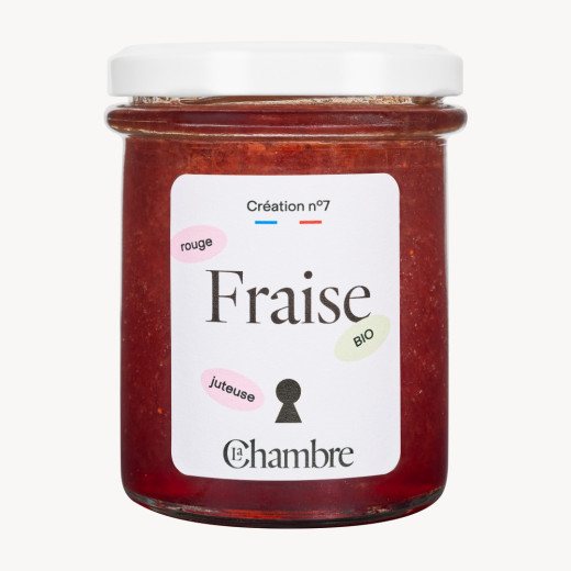 Fraise bio fruitée et fraîche avec des morceaux