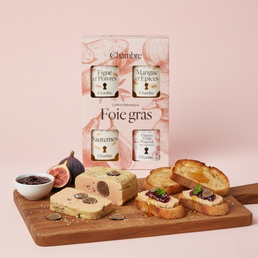 Foie gras set consisting of confits and chutneys