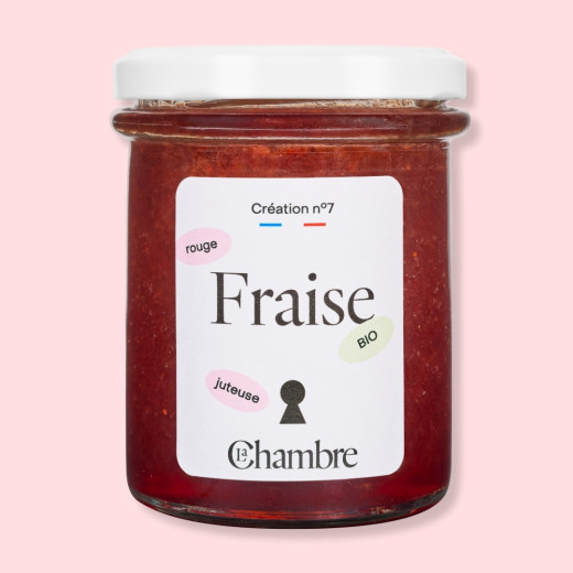 Fraise bio fruitée et fraîche avec des morceaux