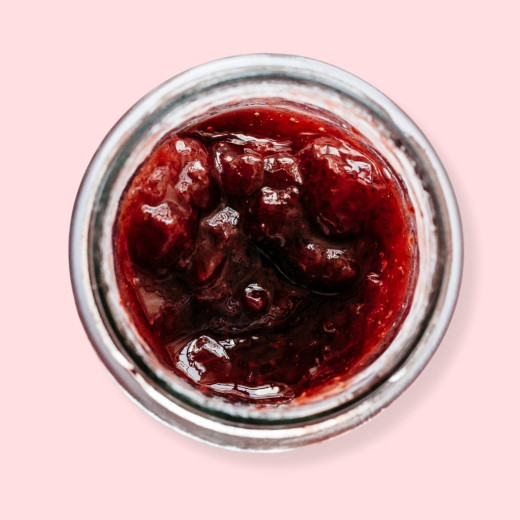 Tonka Strawberry jam with pieces and 57% fruit