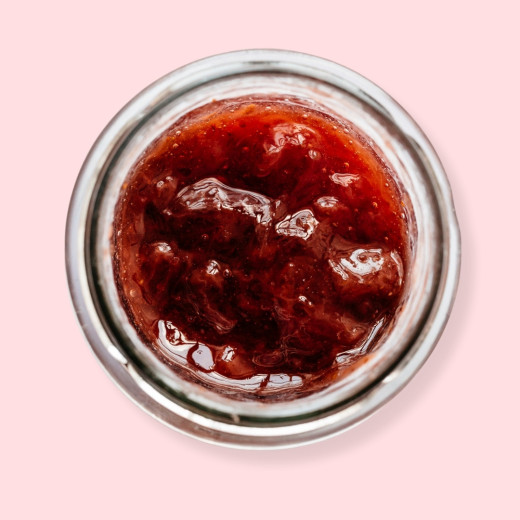 Fraise bio fruitée et fraîche avec des morceaux