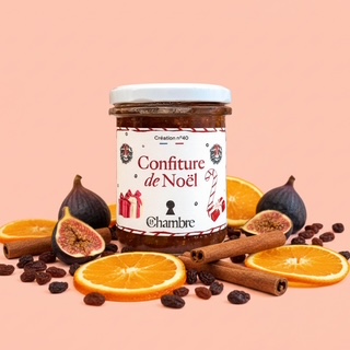 La confiture de noël artisanale en pot de 100g au goût orange, figue et cacao, à la fois acide et sucrée