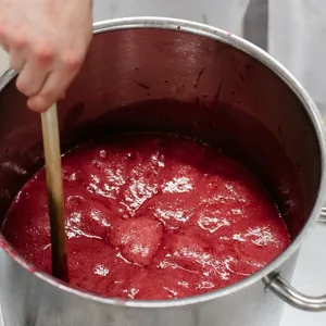 La boutique de vente de confiture artisanale La chambre mettant en avant le matcha licious