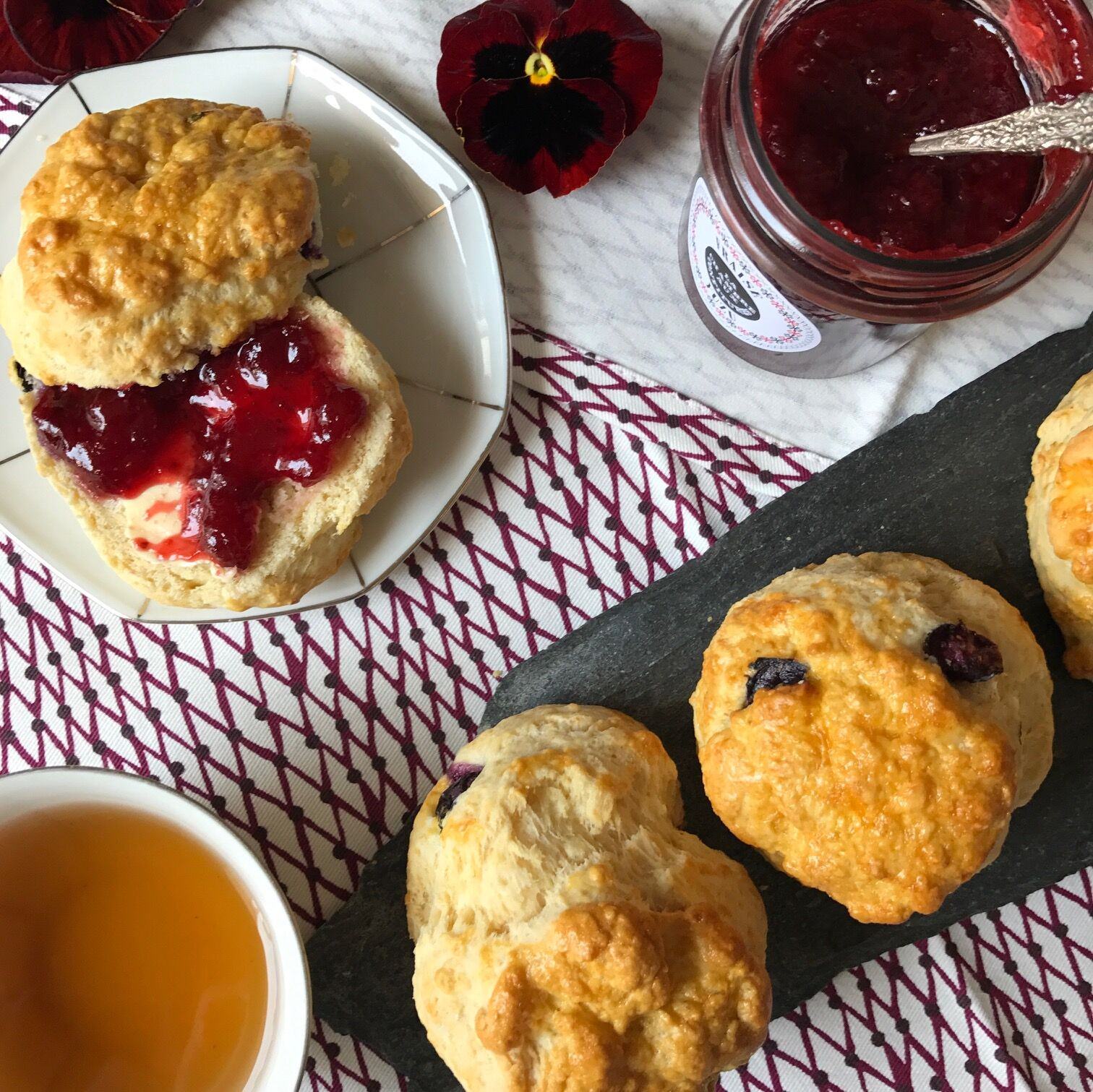  Scones, gourmet jam mates