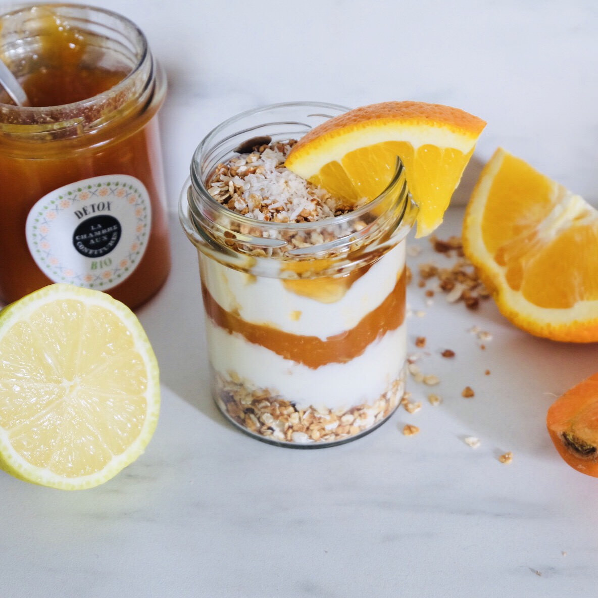 PETIT DÉJEUNER À EMPORTER – YAOURT GOURMAND À LA CONFITURE DETOX